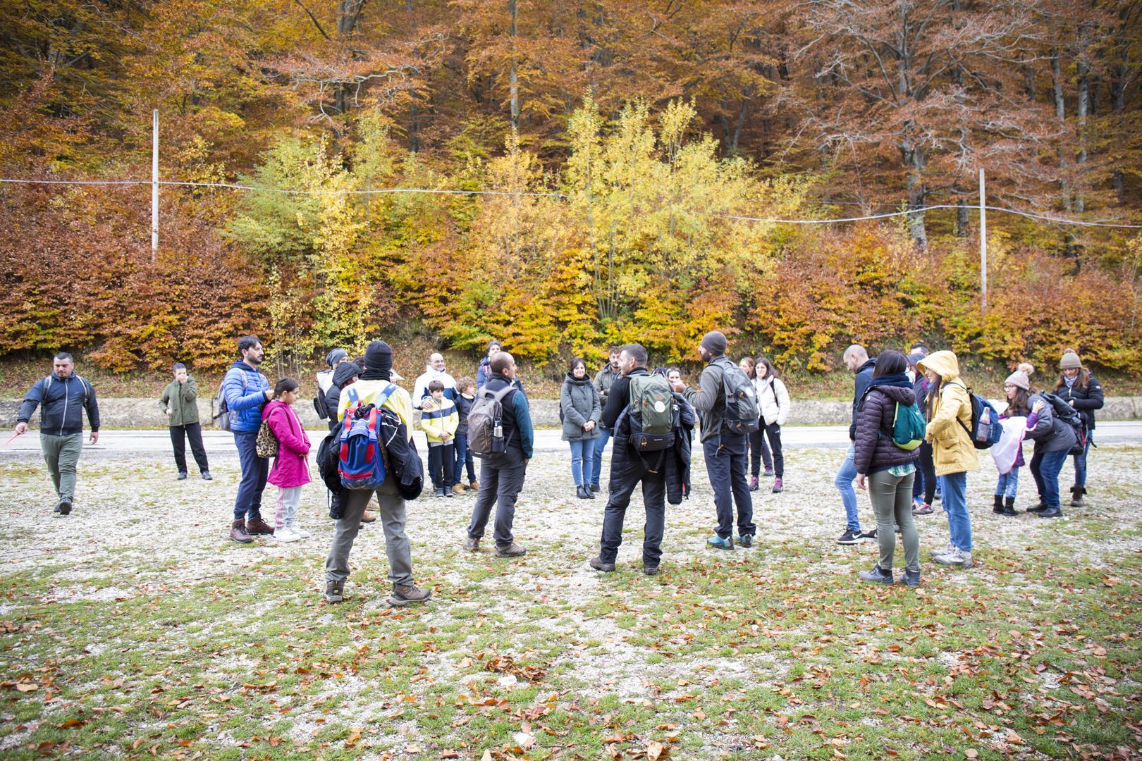 escursione di gruppo in autunno